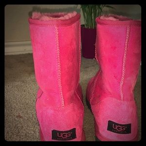 pink uggs